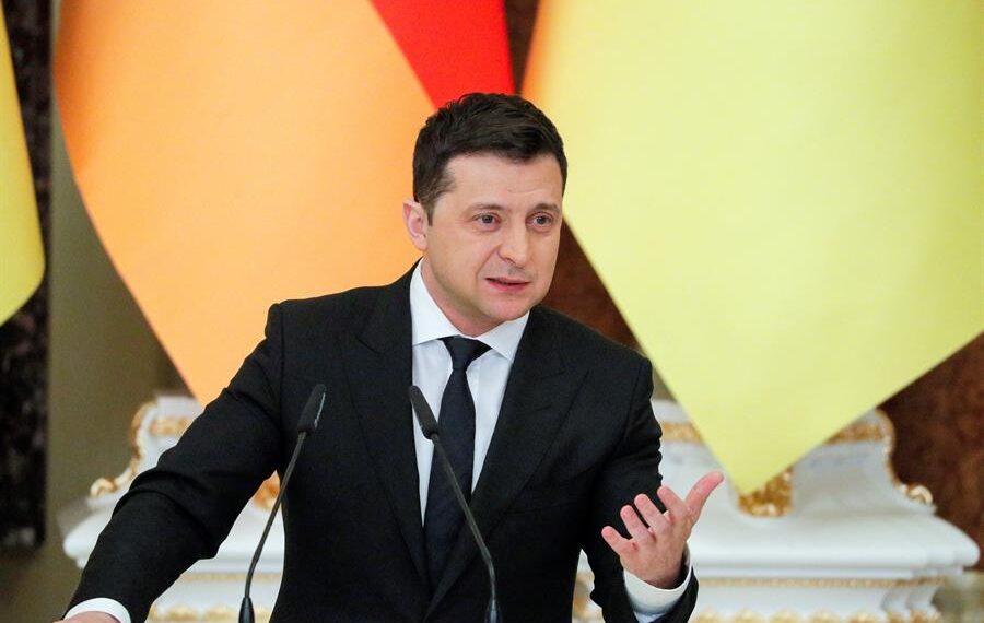 Presidente da Ucrânia espera ataque da Rússia na 4ª feira