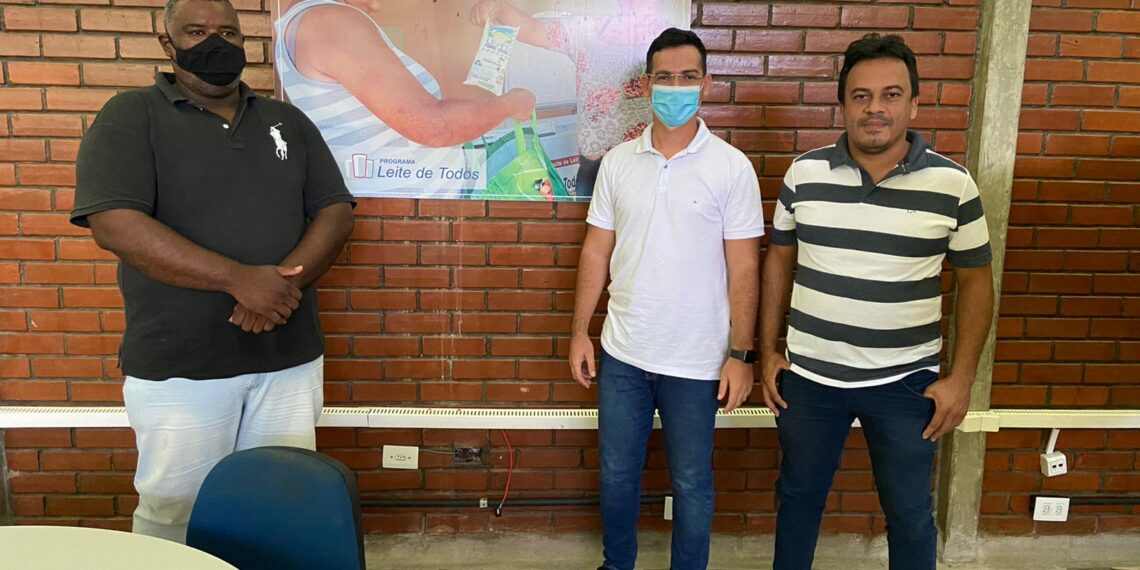 A pedido do vereador Ramon Aranha, Associação de Moradores da Bela Vista fecha convênio com o Governo do Estado para distribuição de leite