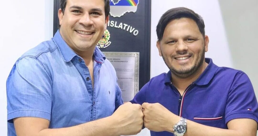 Ex-vereador Flávio Fubá fecha aliança com deputado federal Carlos Veras
