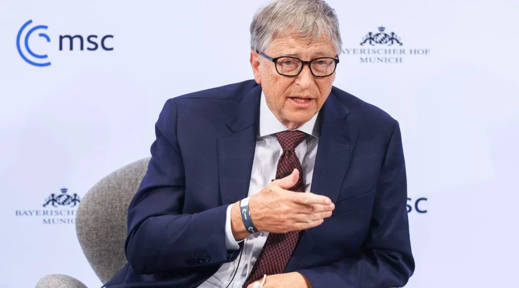 Bill Gates diz que doará US$ 20 bilhões à própria fundação
