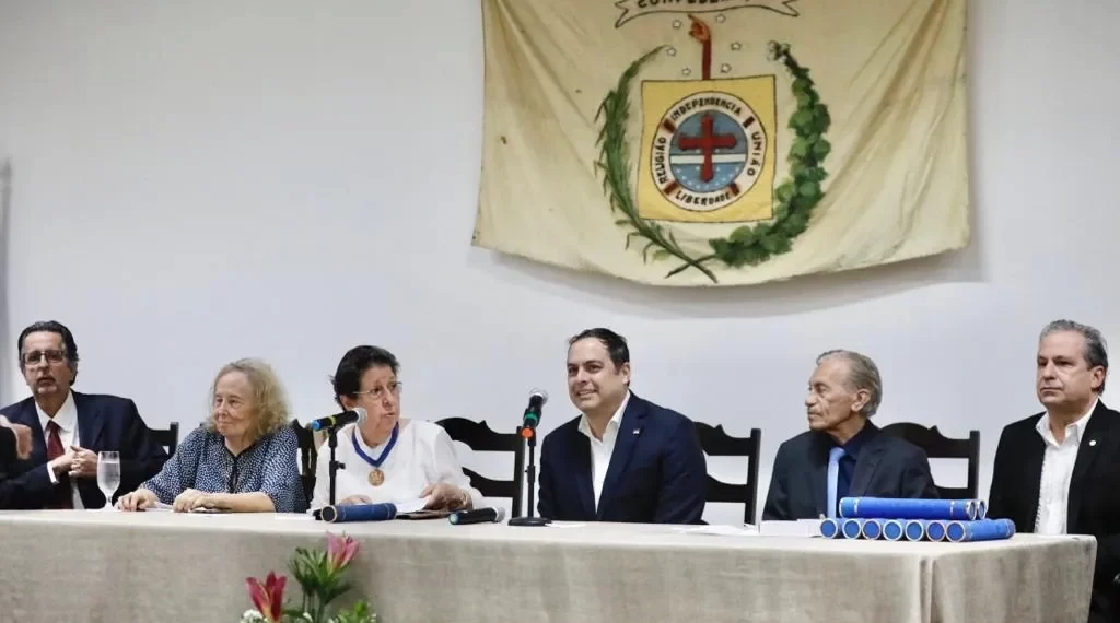 Paulo Câmara cria Comissão do Bicentenário da Confederação do Equador