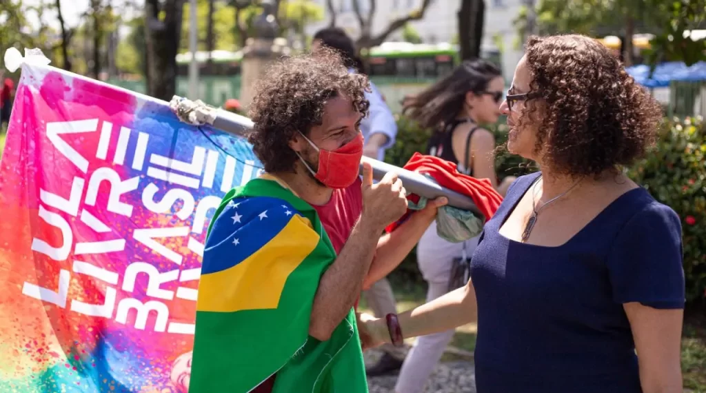No Recife, Luciana participa da leitura da Carta em defesa da Democracia