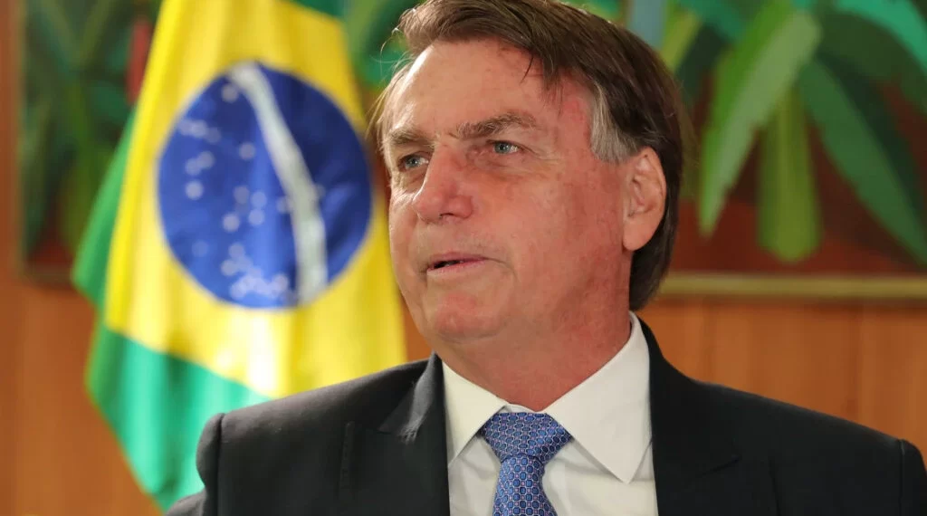 Lula foi ‘descondenado’ por amigo do STF, diz Bolsonaro