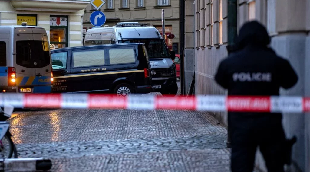 Ataque em universidade de Praga deixou 14 mortos e 25 feridos