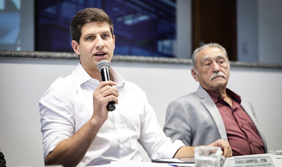 João Campos lança propostas para incentivar moradia e reabilitação urbana do Centro do Recife
