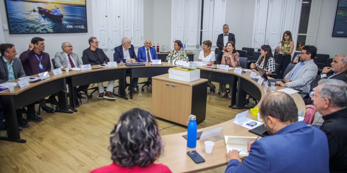A vice-governadora Priscila Krause promove nova reunião do Bicentenário da Confederação do Equador