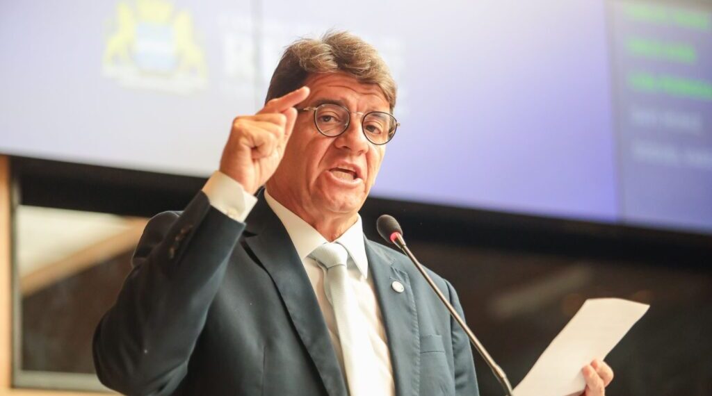 Alcides sobre caso das creches: “não vai ter censura que nos cale”