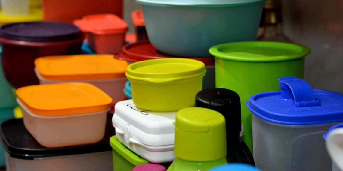 Tupperware declara falência. O que levou o ícone dos potes de plástico ao fim?