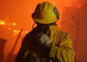 Número de mortos em incêndios em Los Angeles aumenta para 16
