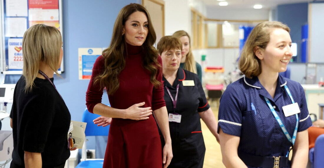Princesa Catherine visita hospital londrino onde recebeu tratamento para o câncer