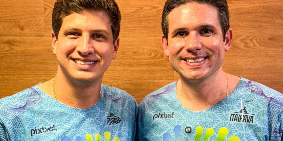 João Campos traz Hugo Motta para prévias de Carnaval do Recife