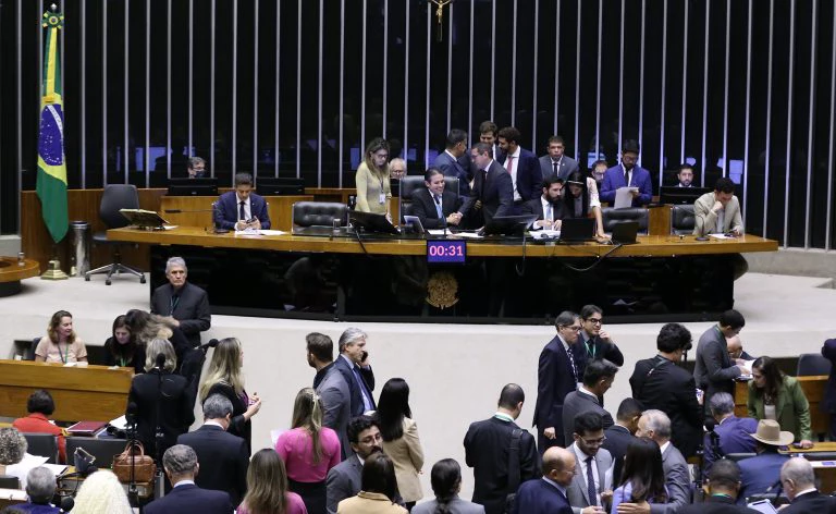 Câmara aprova urgência para projeto que criará cargos no STF - Foto (Reprodução)