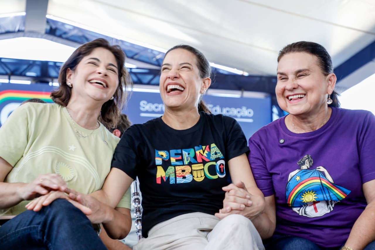 Raquel Lyra entrega creche, ônibus BRT e títulos de propriedade durante agenda em Igarassu