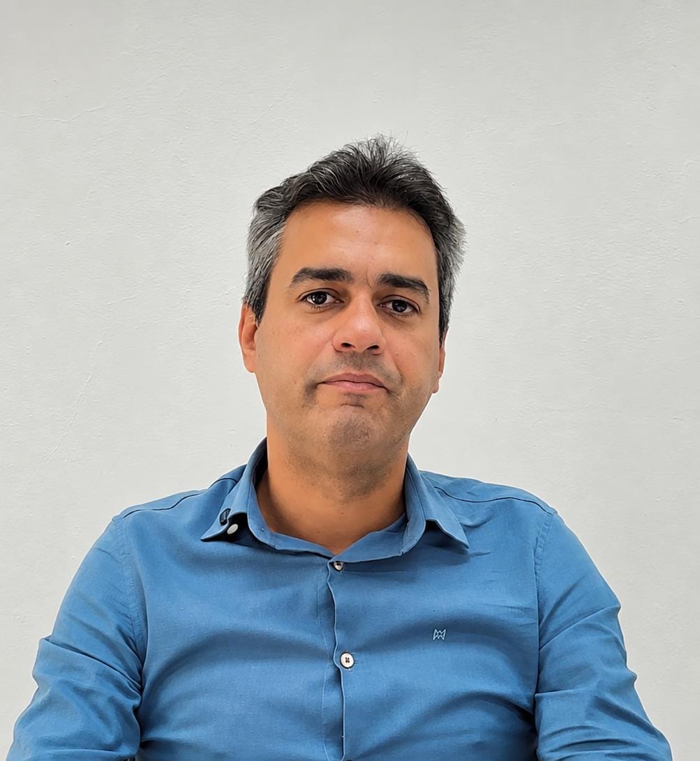 Carlos Viegas Junior rebate críticas de vereadora e defende projeto de robótica e inteligência artificial nas escolas de Goiana